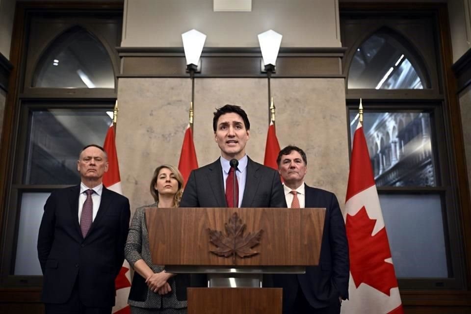 El Primer Ministro de Canadá, Justin Trudeau, dijo que impondrá aranceles del 25% a los productos de EU tras medida de Trump.