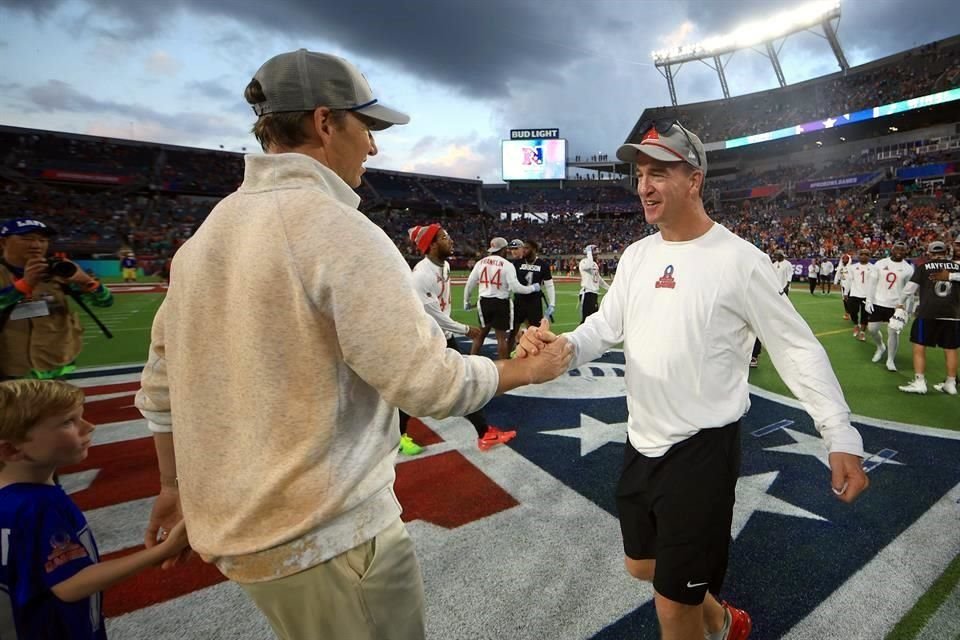 Eli Manning volvió a ganarle a su hermano Peyton Manning en el Flag Football del Pro Bowl.