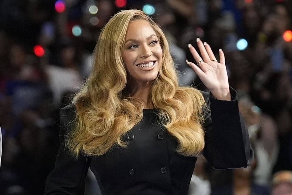 El nombre de Beyoncé  también brilló durante la gala premiere, donde ganó el premio a la interpretación de dúo/grupo country.