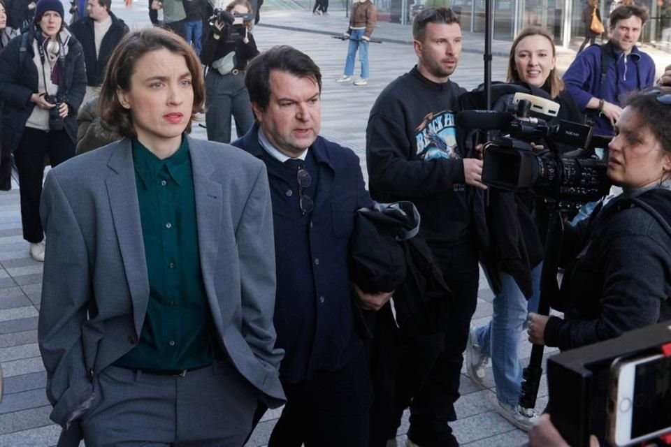 Adèle Haenel salió del juzgado contenta después de que se hiciera justicia.