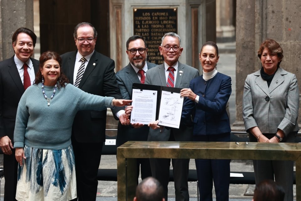 En Palacio Nacional se firmó la Adhesión al Consejo Académico para la Transformación de la Educación Tecnológica Media Superior.