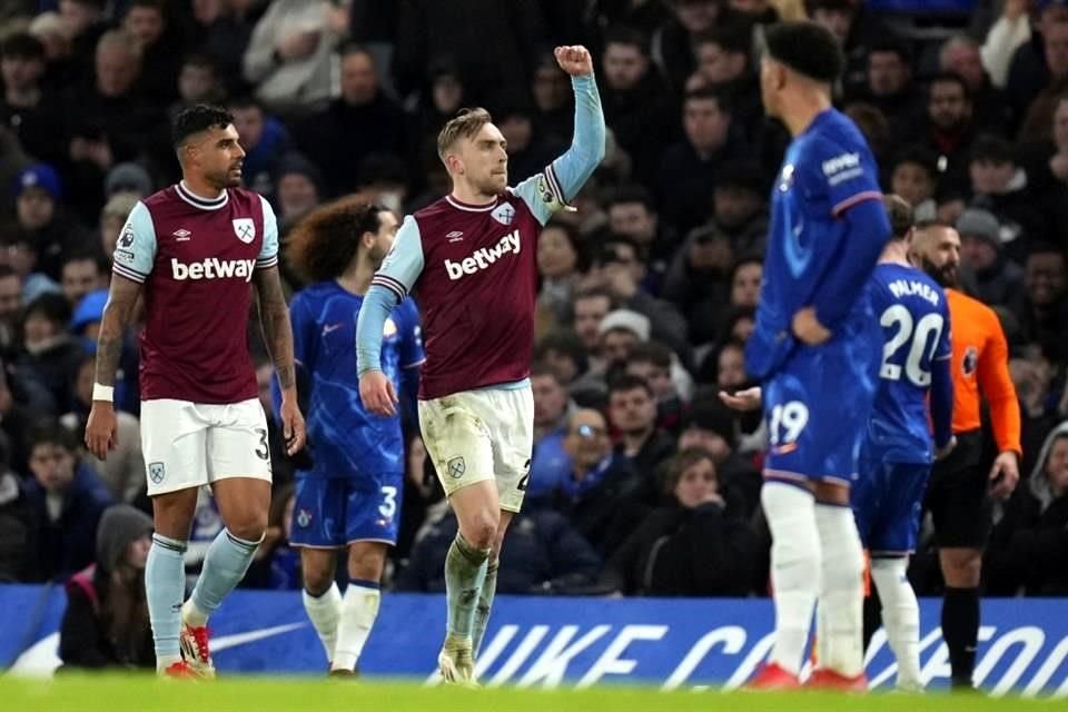 Jarrod Bowen aprovechó un error defensivo del Chelsea  previo al descanso para poner en ventaja al West Ham.