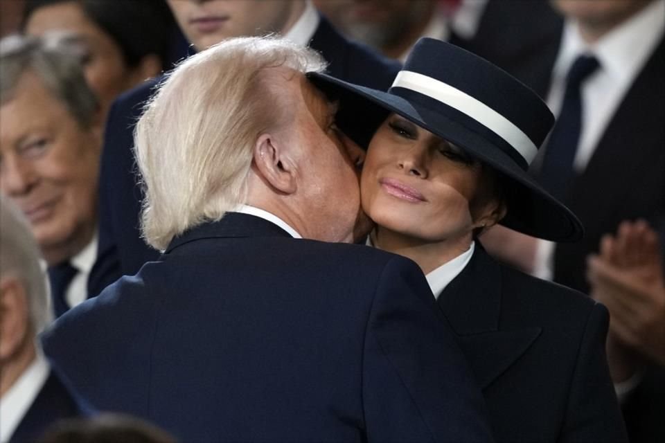 Melania y Trump en la toma de posesión.