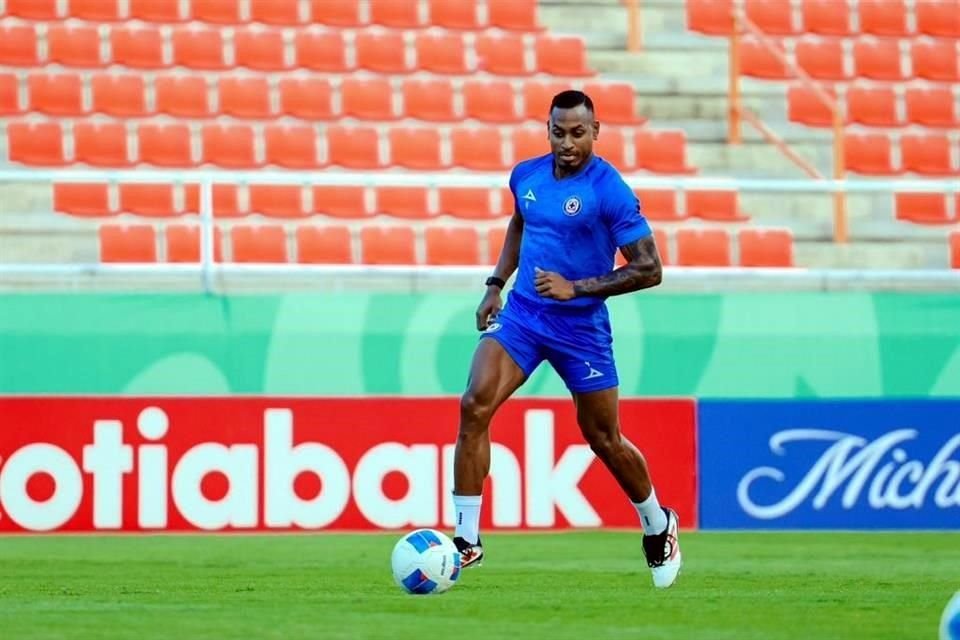 Los celestes trabajan para su duelo de este martes ante el Real Hope en el Estadio Cibao.