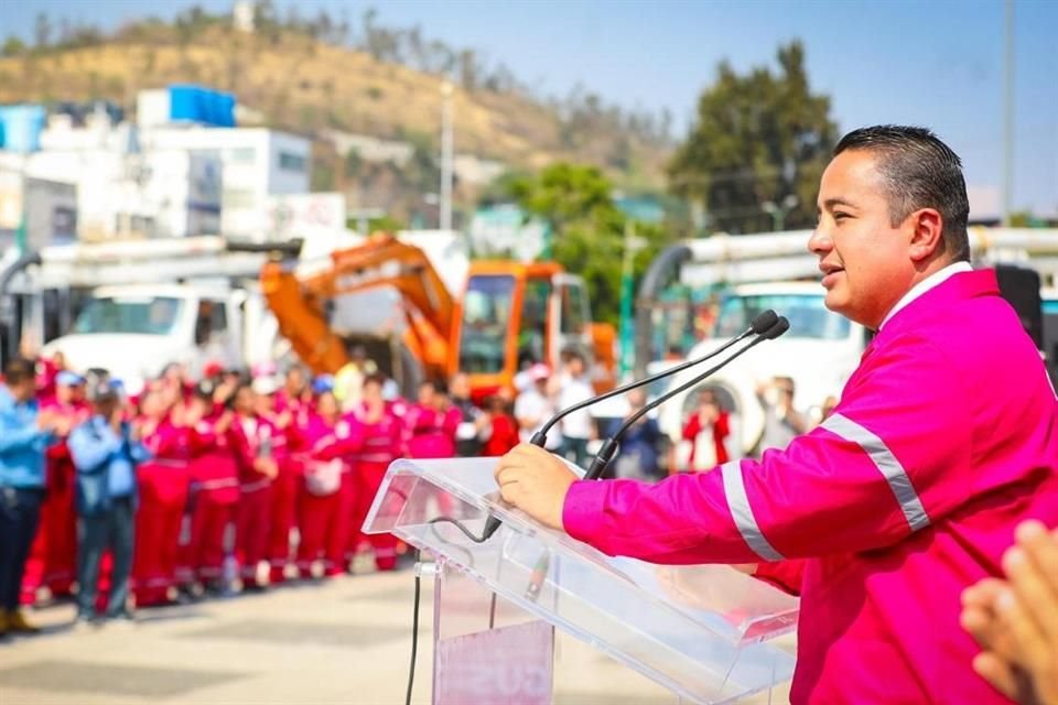 Estas cuadrillas vestirán uniformes color rosa. 