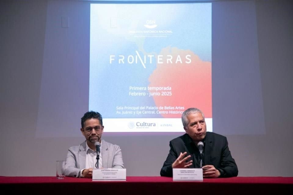 José Luis Serralde, titular de la Coordinación Nacional de Música y Ópera del INBAL, y Ludwig Carrasco, director de la OSN durante la presentación de la temporada.