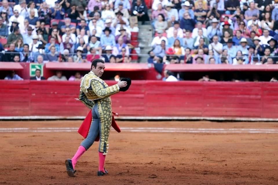 Enrique Ponce es uno de los 8 toreros que en los 79 años de la México ha cortado 4 orejas y un rabo en una tarde, como lo hizo Roca Rey, antes de ayer.