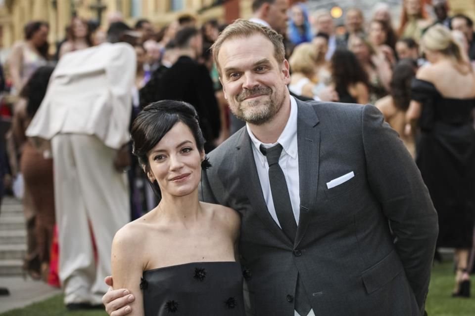 Fuentes cercanas a Lily Allen dicen que la cantante está 'devastada' luego de que se confirmara su separación de su ex marido, David Harbour.