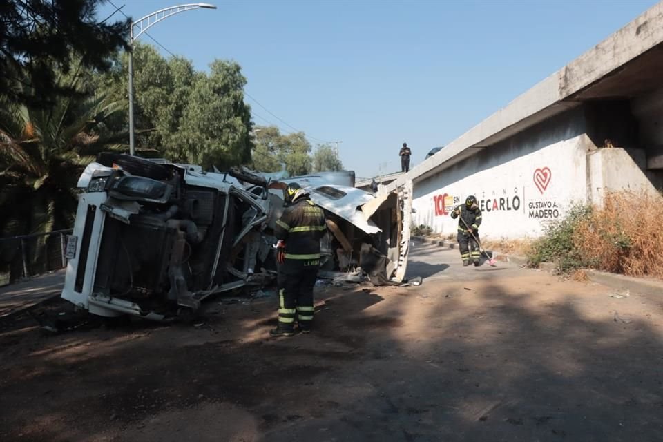 Pese a lo aparatoso del accidente no se reportan personas lesionadas.