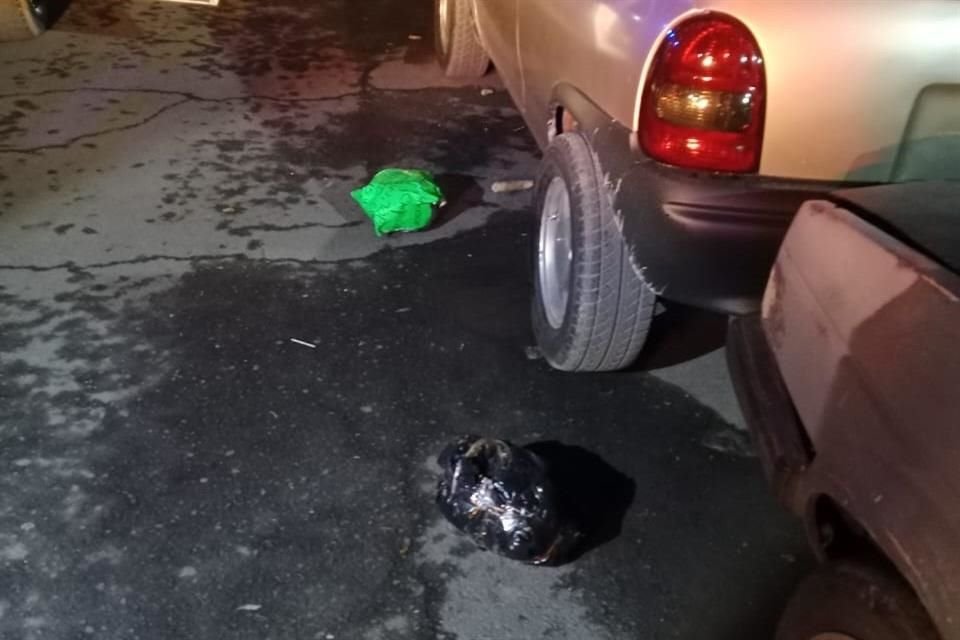 Policías encontraron dos bolsas de plástico color negro amarradas con cinta canela, además de un mensaje amenazante.