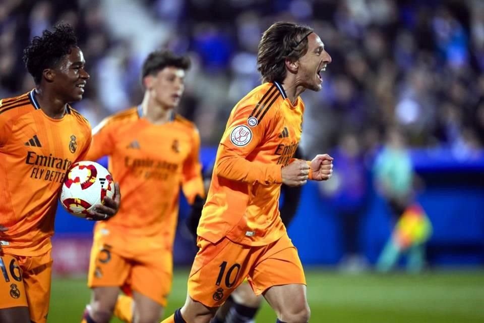 Luka Modric abió el marcador al minuto 18.