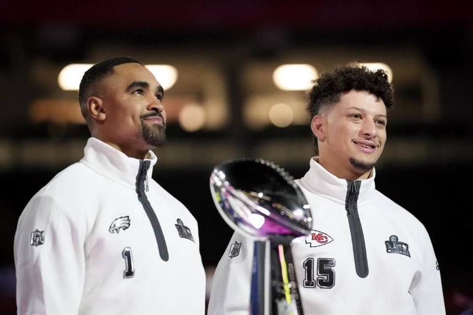 Jalen Hurts va por la revancha ante Chiefs y Mahomes.