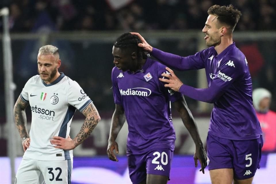 El Inter de Milán dio un paso atrás en su reto de revalidar el 'Scudetto', al sufrir su segunda derrota en la Serie A, con un 3-0 ante la Fiorentina