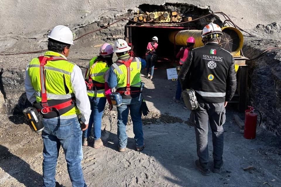 Tras 918 días de actividades, rescatistas recuperaron los restos del décimo minero que había quedado atrapado en la mina El Pinabete.