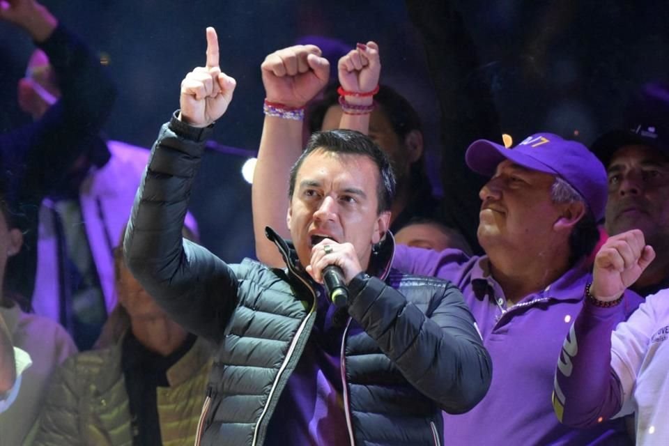 El Presidente Daniel Noboa durante su cierre de campaña en la Plaza de Toros en Quito, Ecuador, el 6 de febrero del 2025.