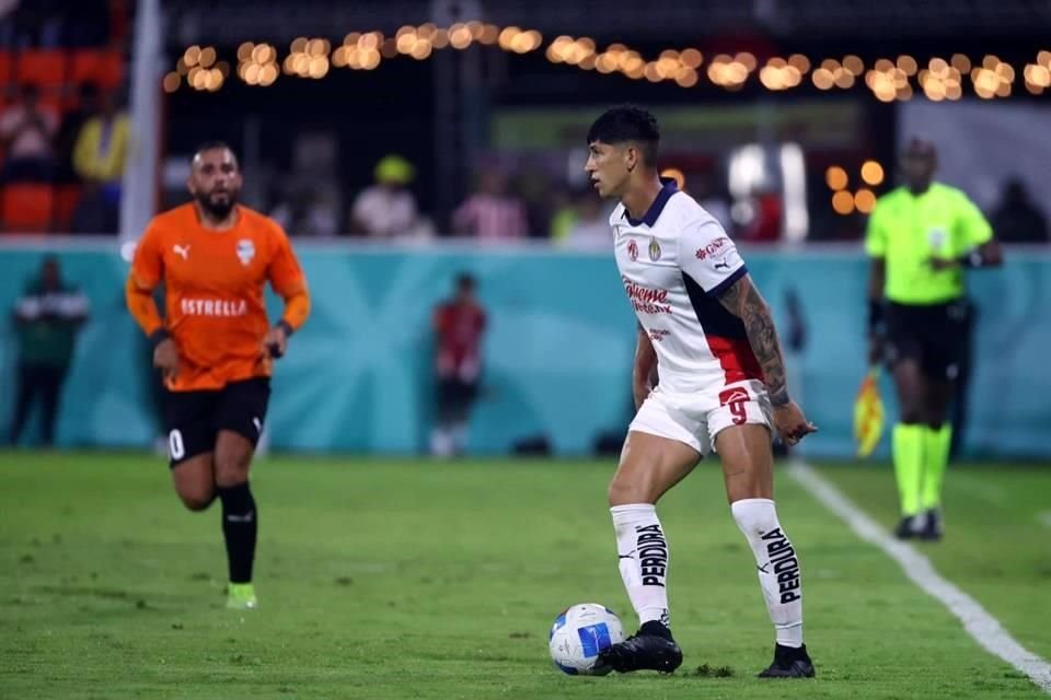 Alan Pulido tuvo su primera aparición con el Guadalajara en esta segunda etapa.