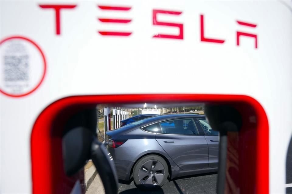 Las acciones de Tesla han caído un 22 por ciento desde su cierre récord del 17 de diciembre.