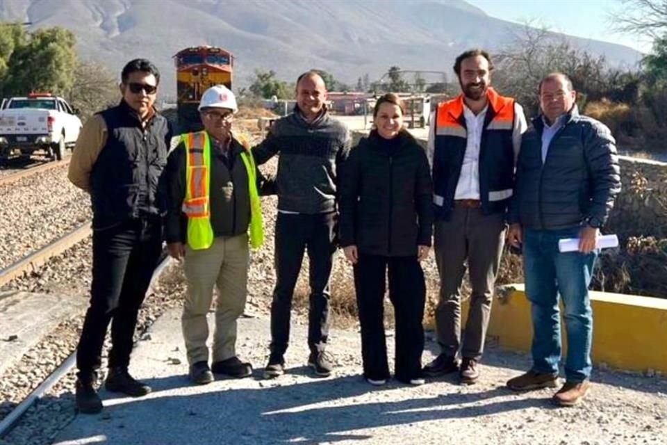 Funcionarios federales recorrieron las vías del tren existentes entre Saltillo y Rinconada, Nuevo León, para evaluar el trazo del tren de pasajeros Saltillo-Nuevo Laredo.