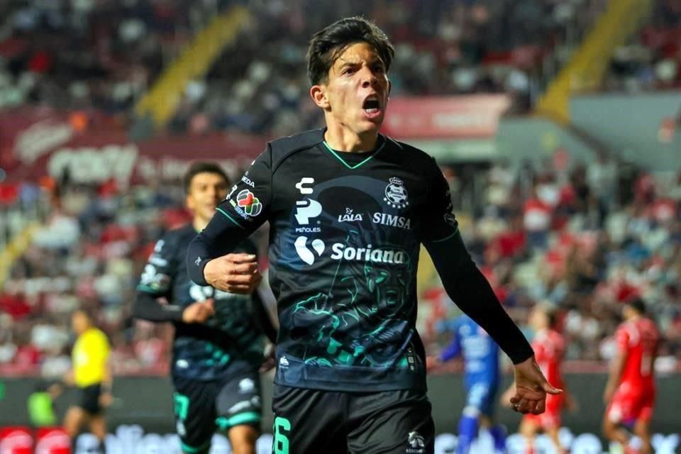 Aldo López marcó doblete en cuatro minutos para meter al Santos en la conversación, pero no bastó para acabar su mala racha.
