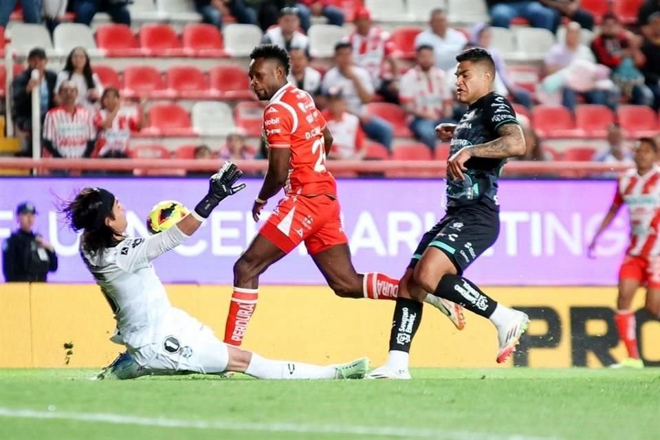 Diber Cambindo abrió el marcador y anotó el gol definitivo del triunfo hidrocálido.