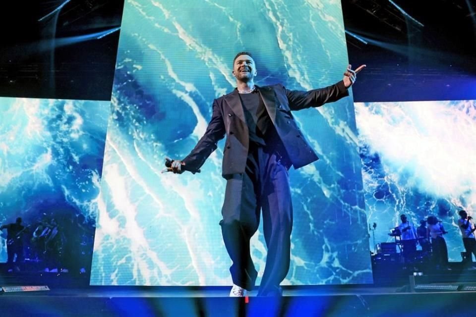 Justin Timberlake debutó en solitario en CDMX ante casi 17 mil fans en el Palacio con The Forget Tomorrow World Tour.