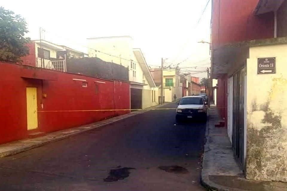 Elementos estatales y federales abatieron a cinco presuntos delincuentes en un enfrentamiento en Orizaba, Veracruz, donde lograron rescatar a víctima de secuestro.