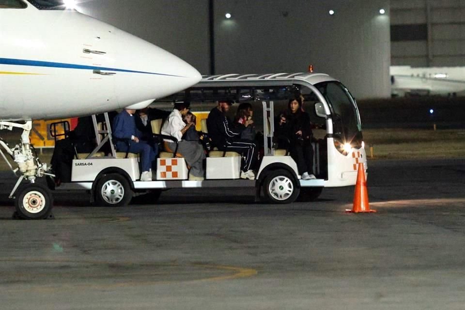 Sergio Ramos aterrizó cerca de las 21:30 horas en el Aeropuerto del Norte.