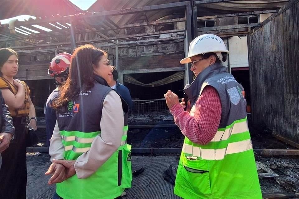 Clara Brugada, Jefa de Gobierno, acudió a la zona afectada para realizar un recorrido.