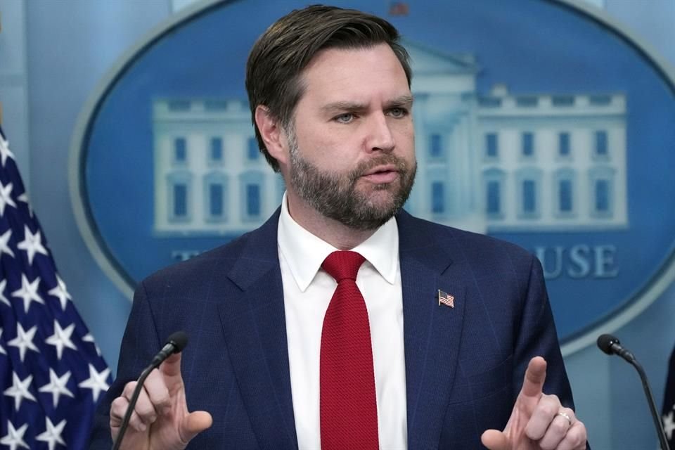 El Vicepresidente JD Vance habla en la Casa Blanca, el 30 de enero del 2025.