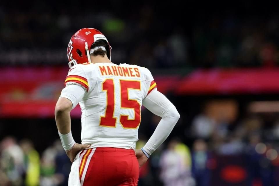 Patrick Mahomes lanzó tres pases de anotación.