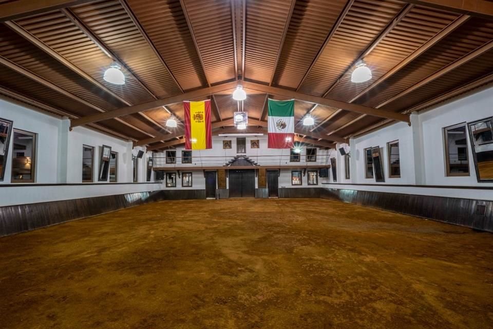 Centro de equitación equipado para competencias y caballerizas de Pedro Haces.