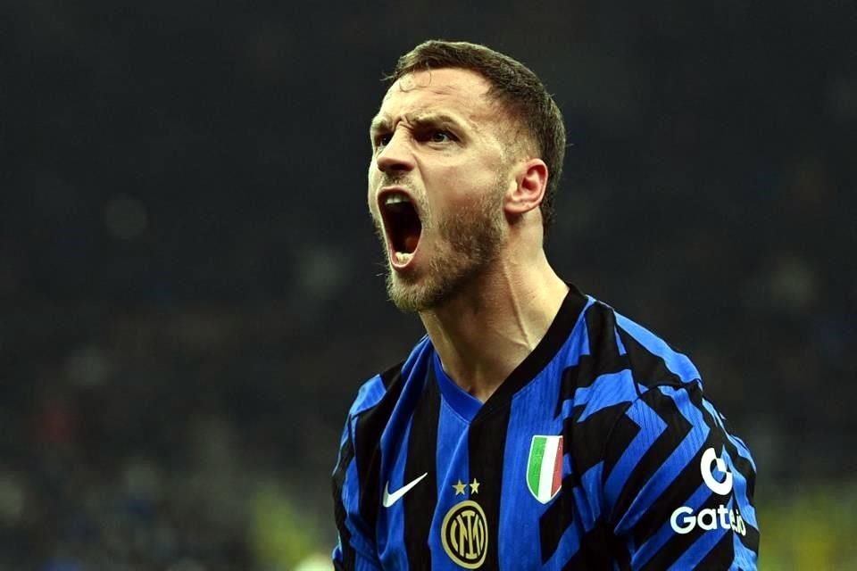 Marko Arnautovic anotó el gol del triunfo en el minuto 52 para darle al Inter tres puntos que lo mantienen en la lucha por el liderato de la Serie A.