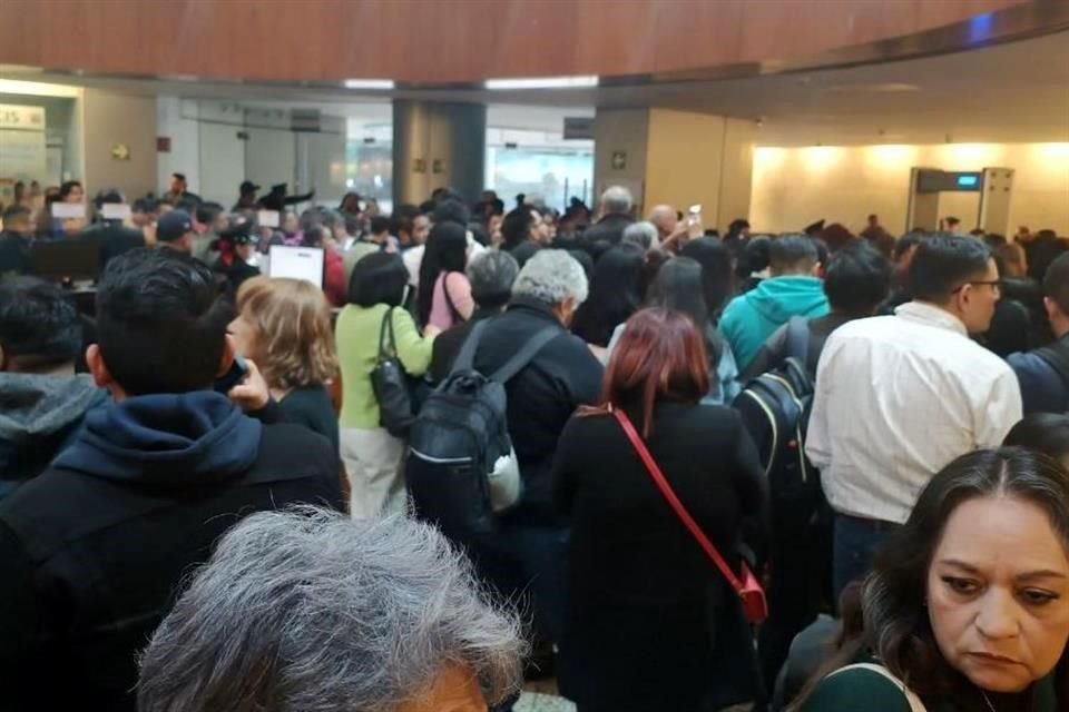 Campesinos del Municipio de Francisco I. Madero, Hidalgo, retuvieron a empleados en oficinas de Conagua en Alcaldía Coyoacán, CDMX.