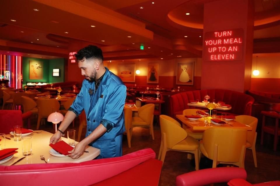 Netflix Bites Vegas está ubicado en el MGM Grand Hotel & Casino (3799 Las Vegas Blvd. South) y abre todos los días para desayuno, almuerzo y cena.