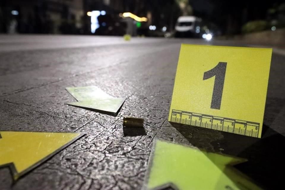 Cinco miembros de una familia: un hombre, dos mujeres y dos menores de edad fueron asesinados en un domicilio de Tecámac.