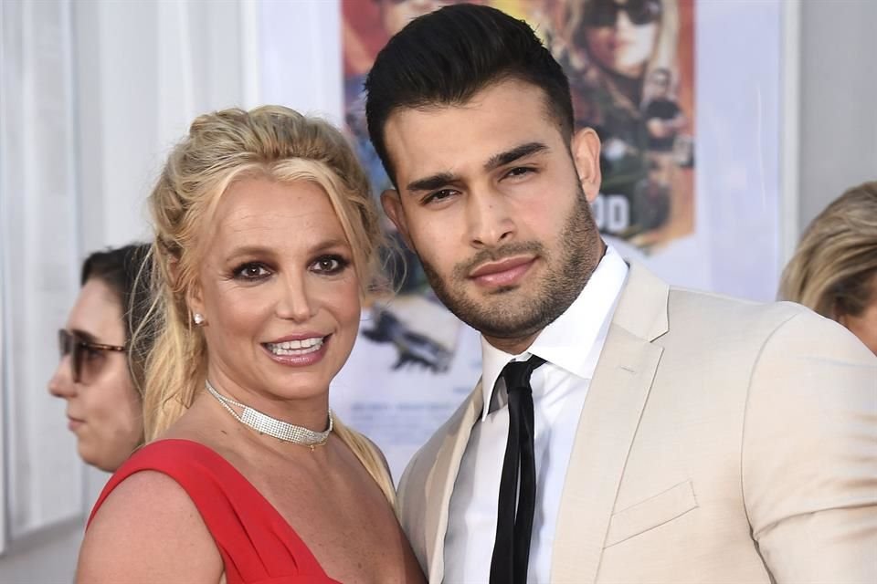 El actor Sam Asghari reveló que firmó un acuerdo de confidencialidad con Britney Spears y que, pese al divorcio, le desea lo mejor.