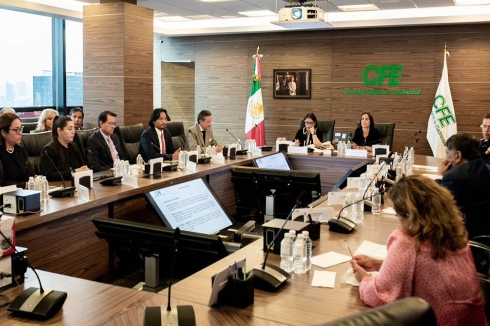 El Consejo de Administración de CFE avaló en sesión extraordinaria la adquisición del 49 por ciento de Altán Redes.