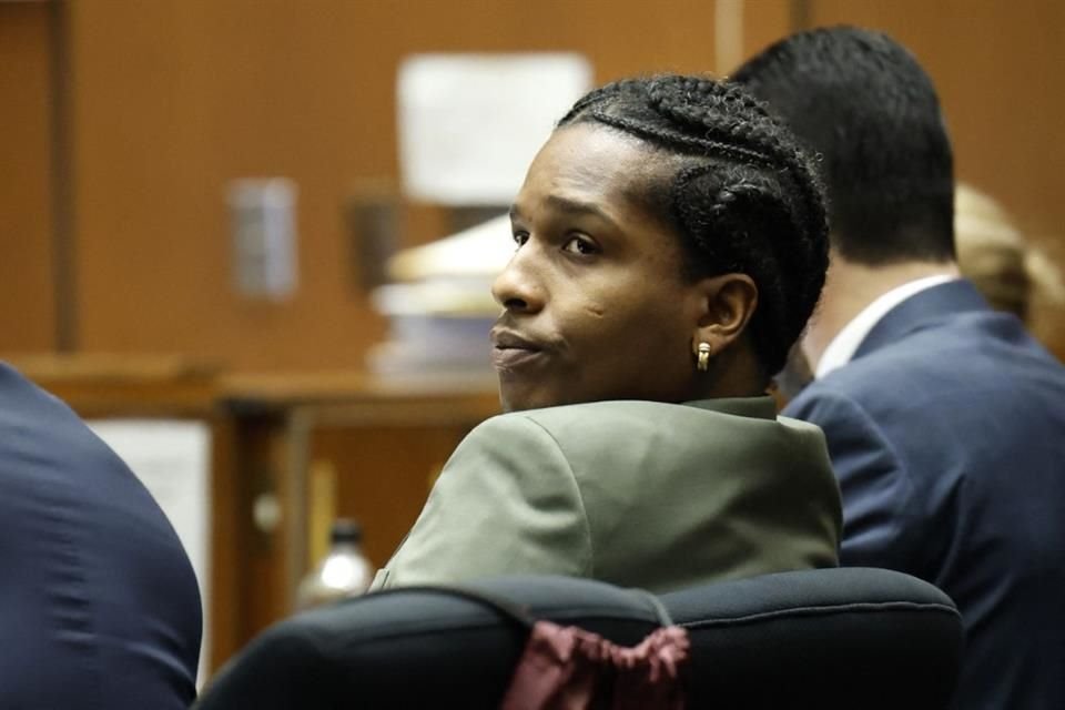 El rapero A$AP Rocky se escudó en la Quinta Enmienda para negarse a testificar en su juicio de agresión con un arma de fuego.