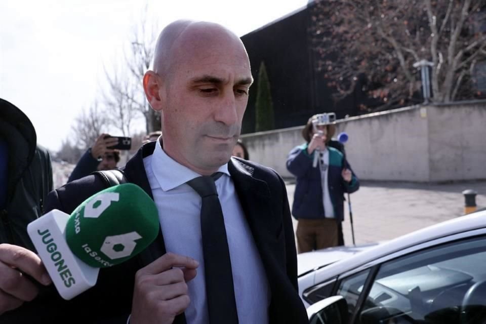 Luis Rubiales insiste en que fue consensuado el beso.