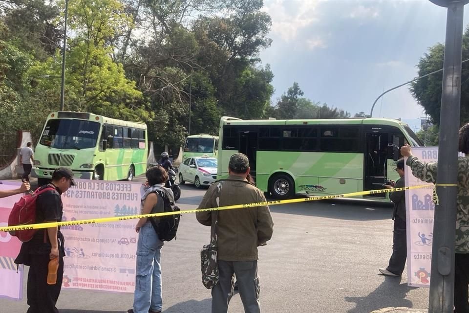 En el sitio se encuentra una representación de la CDH en diálogo con los manifestantes. 