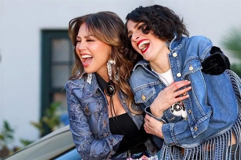 Las hermanas se sintieron agradecidas y sorprendidas por la actitud de la intérprete de 'Amor a la Mexicana' y la experiencia con ella, que culminó con el clip dirigido por Nuno Gomes.