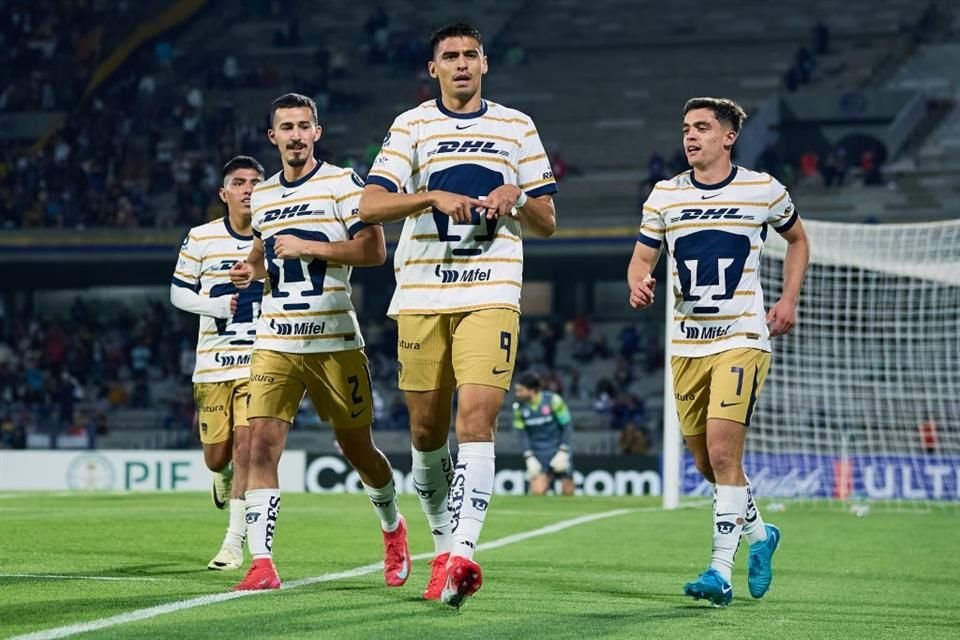 Con doblete de Guillermo Martínez, los Pumas vencieron 2-0 al Cavalry, para que con marcador global 3-2 avancen a Octavos de Concachampions.