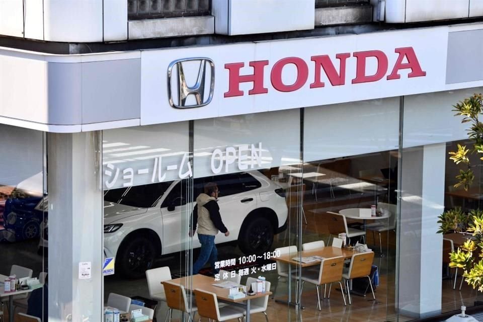 Honda Motor considera trasladar parte de la producción a EU en caso de que entren en vigor los aranceles del 25% del Presidente Trump a México y Canadá el 1 de marzo.