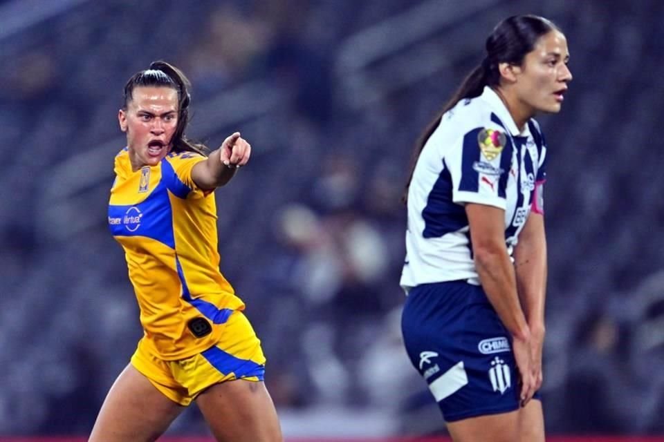 Ana Días aportó un tanto en la goleada.