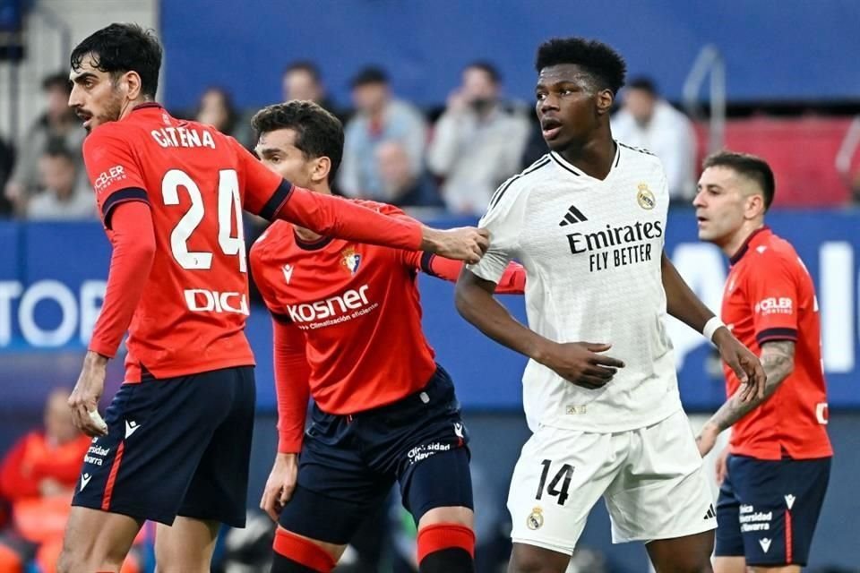 Osasuna le puso un traspié al Real Madrid en Pamplona y los merengues deberán esperar resultados para ver si se mantienen en la punta de LaLiga.