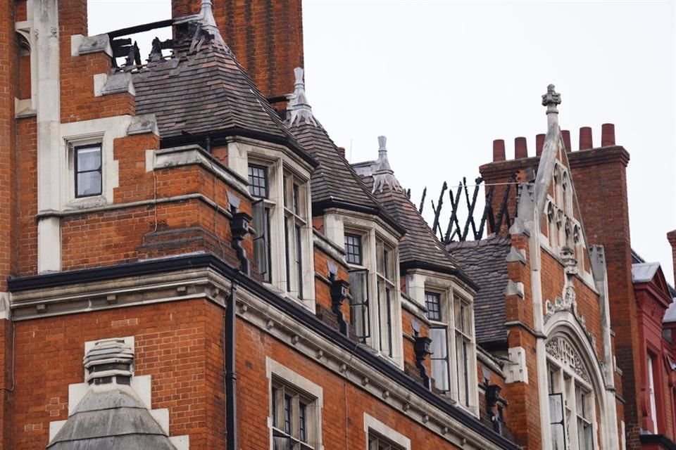 Un incendio en el Chiltern Firehouse de Londres obligó a cancelar la fiesta post-BAFTA de Netflix; más de 100 personas fueron evacuadas.