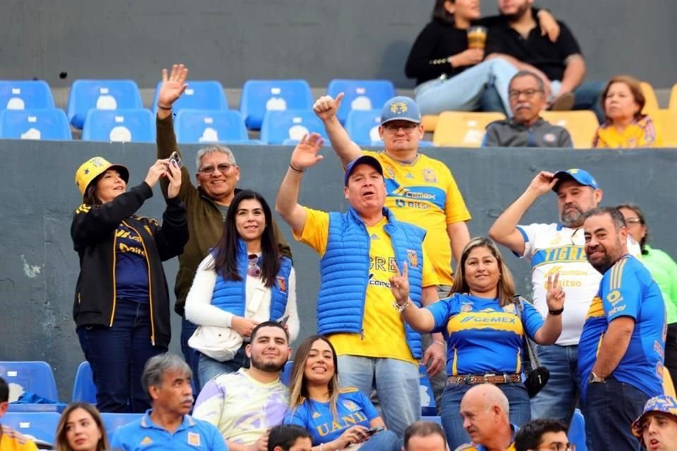 El saludo de los conocedores.