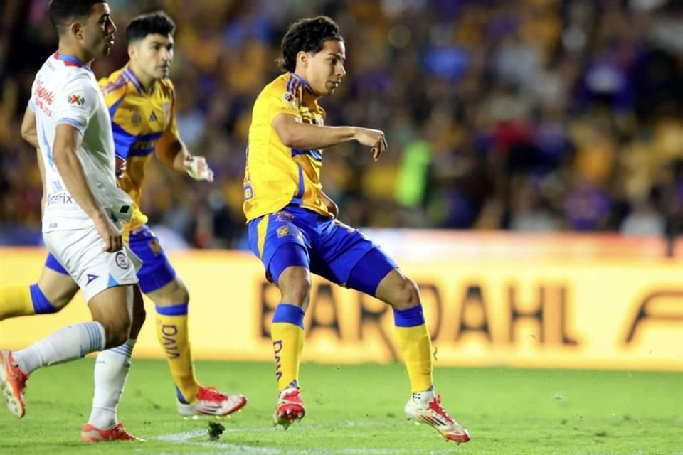 A los 47 minutos los aficionados de Tigres ya celebraban el primer gol.
