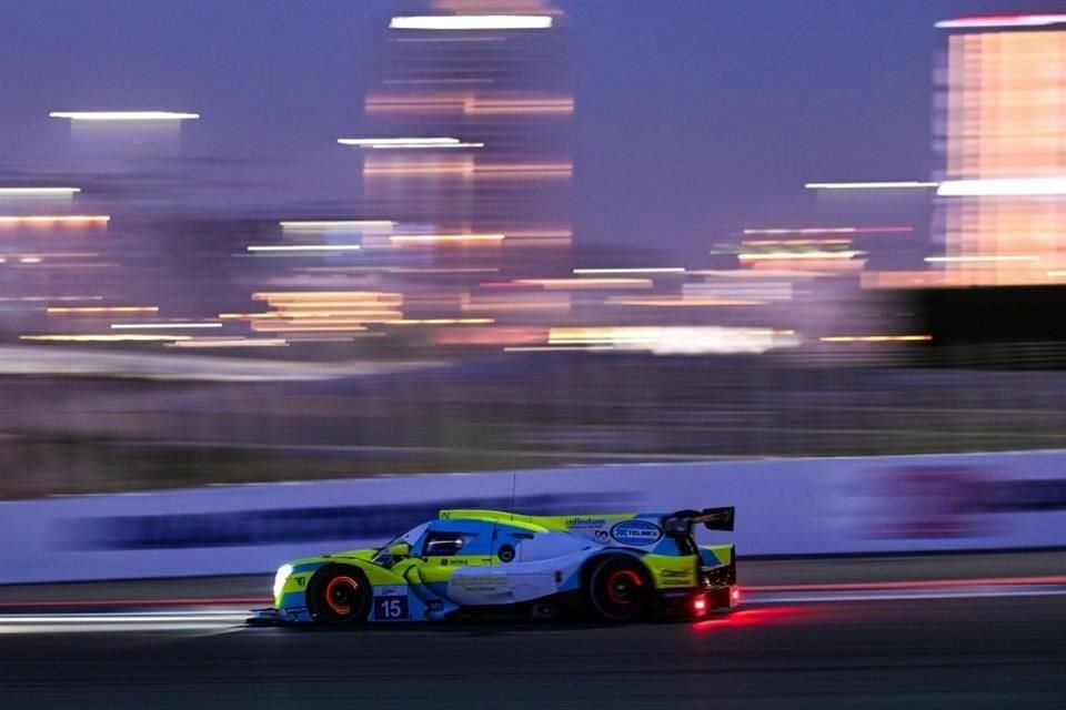 Ian Aguilera y sus compañeros de equipo, Chris Short y Nick Adcock, subcampeonato de la categoría LMP3 en la Asian Le Mans Series.