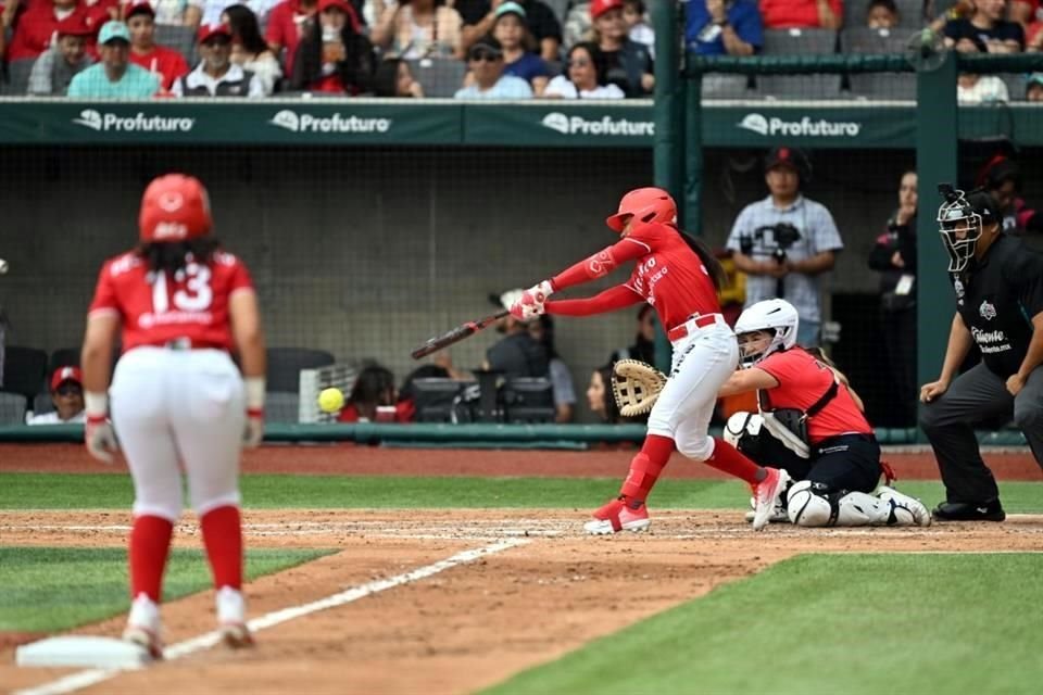 Leannelys Zayas igualó el récord de batear 5-5 en un juego de LMS, hazaña que se dio por cuarta vez en la historia.